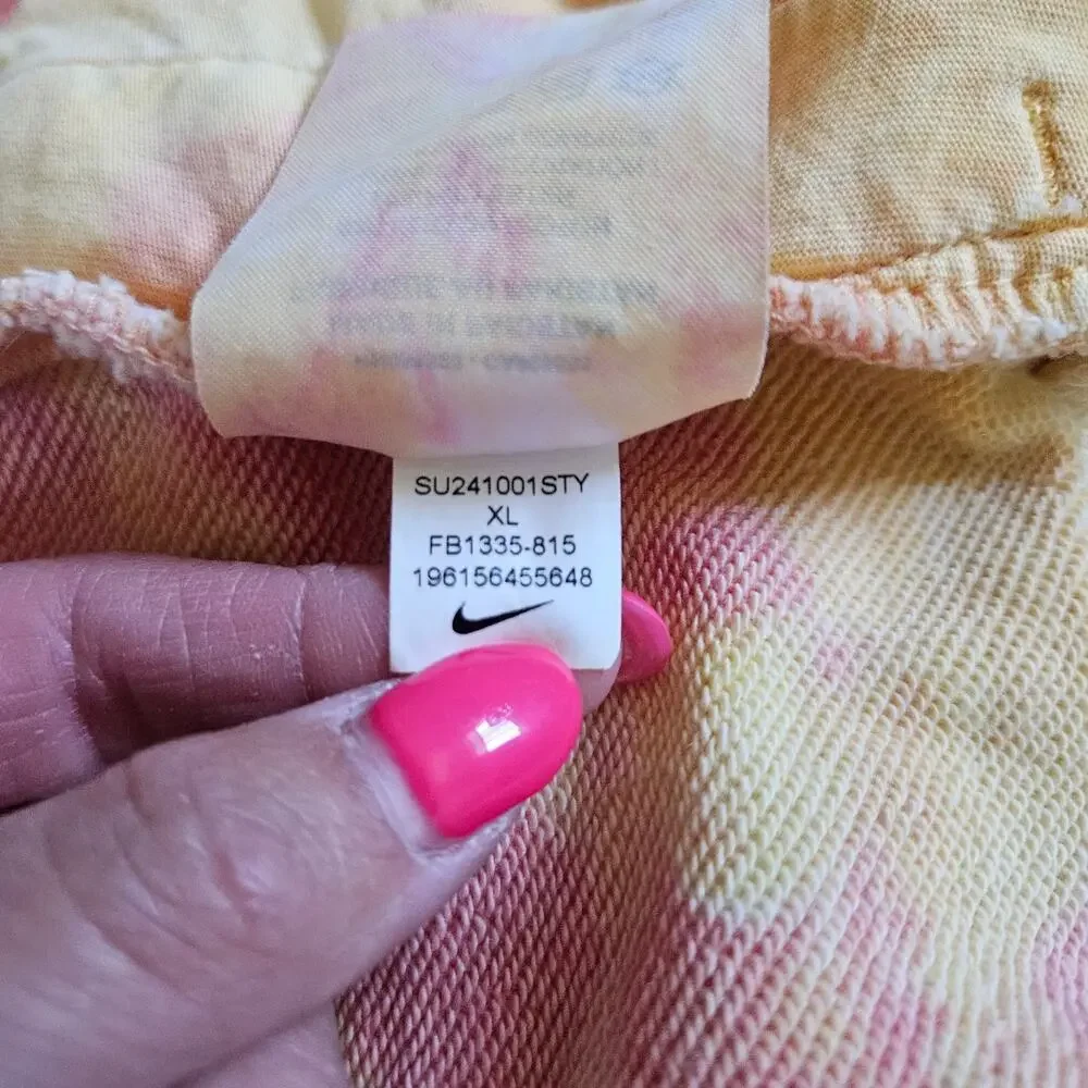 Nike Big Kids' Sportswear Club Fleece Tie-Dyed Hoodie XL
